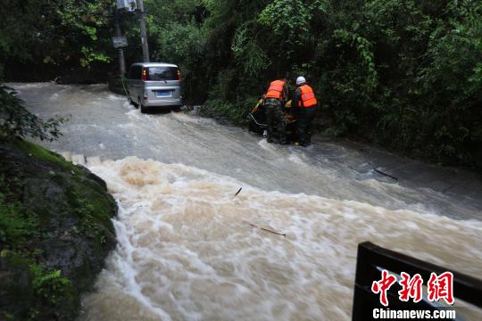 重庆遭今年首次强降雨袭击近8万人受灾