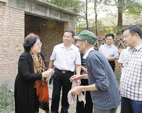 温秀玲:育丰杏林惠万家(图)