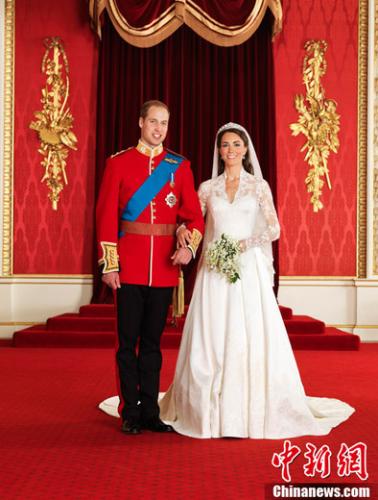 拍摄于白金汉宫内的威廉王子婚礼官方照片。 
