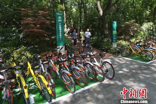 南京景区防假期共享单车扎堆特设非机动车停放专区