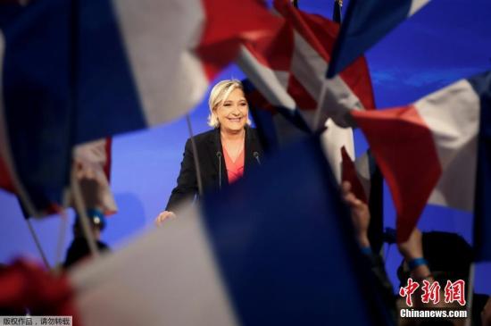 马丽娜·勒庞表示，她在第二轮收获约1100万张选票，已经创造了“国民阵线”在大选中的历史最好成绩。该党也已成为法国第一大反对党，但需要进行“深刻转型”，通过“自我革新”以符合形势的要求。