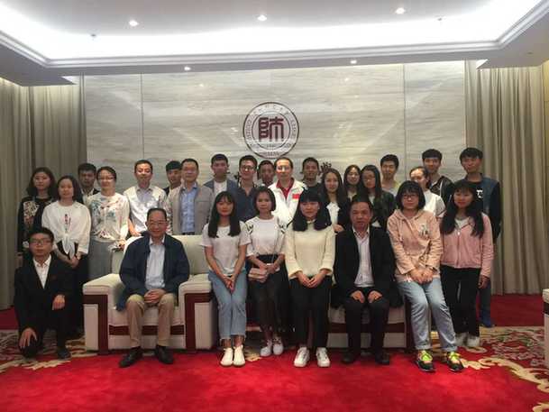 桥牌文化大讲堂贵师大贵中医站活动组图