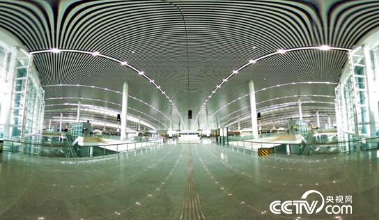重庆机场新建的T3A航站楼。（央视网记者 何川摄 ）