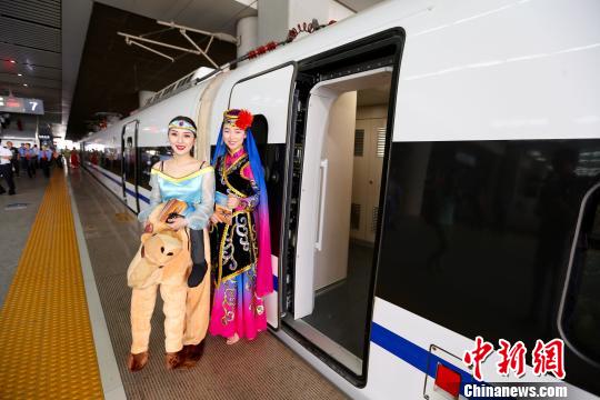 宝兰高铁正式开通运营西安至兰州实现“公交化”往来