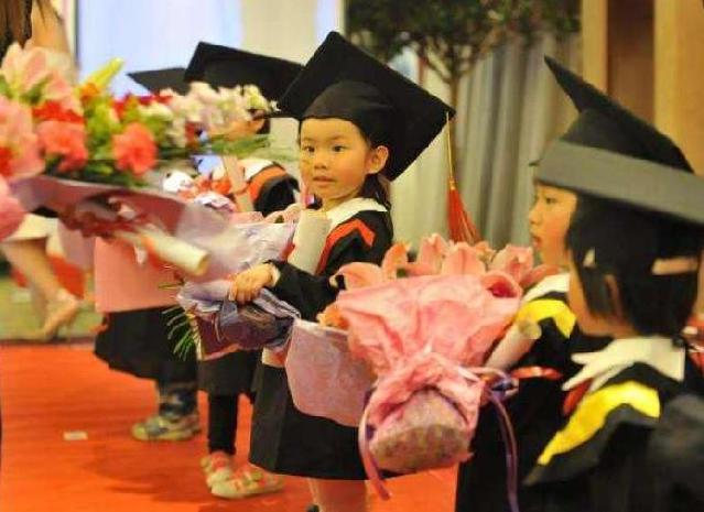 暑期超前教育调查:两岁孩子背诗词,小学生提前