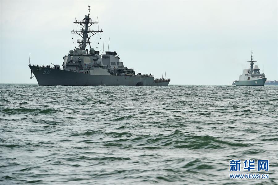 （国际）（1）美海军驱逐舰在新加坡附近海域与商船相撞
