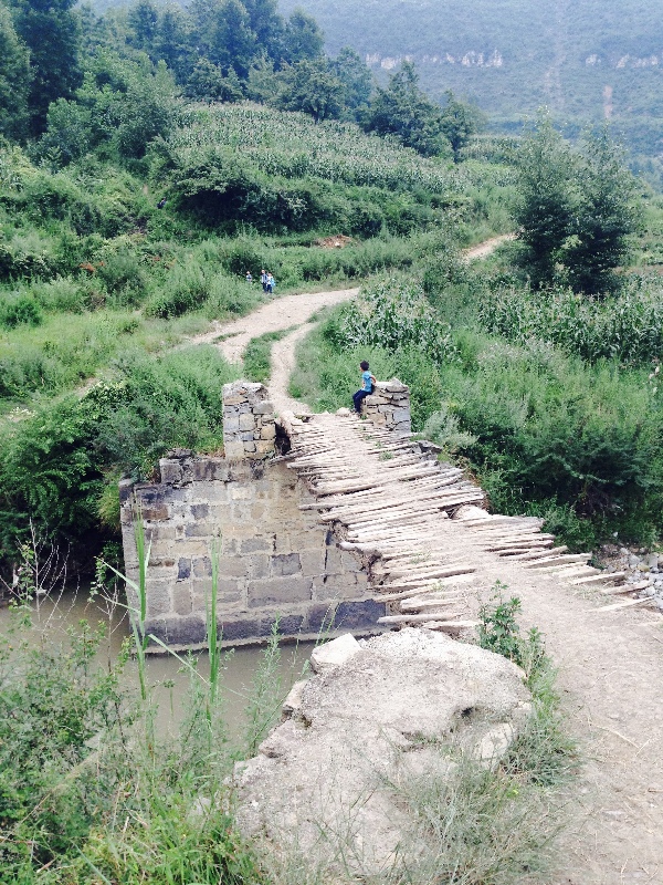 滚动报道 资讯 谢家村位于威宁县雪山镇西部,村民主要经济来源为传统
