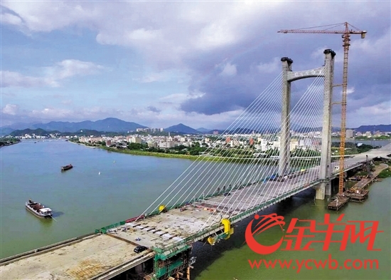 　28日当天，潮州大桥已经顺利合龙