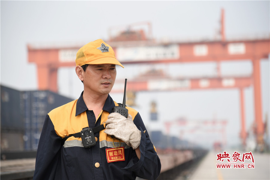 郑州铁路局也在开行和服务中欧班列(郑州)的过程中，积累更多的经验、打造更多的精品、创造更大的财富。