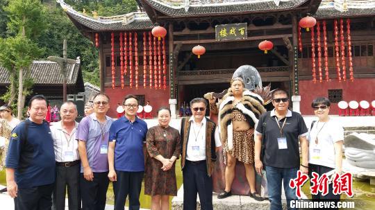 台湾5个少数民族族群代表组团访问重庆（图）