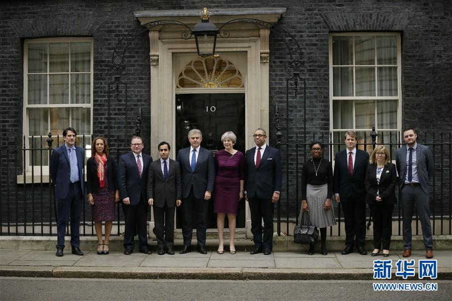 （国际）（5）英国首相改组内阁 重臣悉数留任