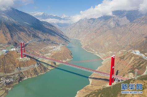 （经济）（2）川藏“新干线”雅康高速公路全线建成并试通车