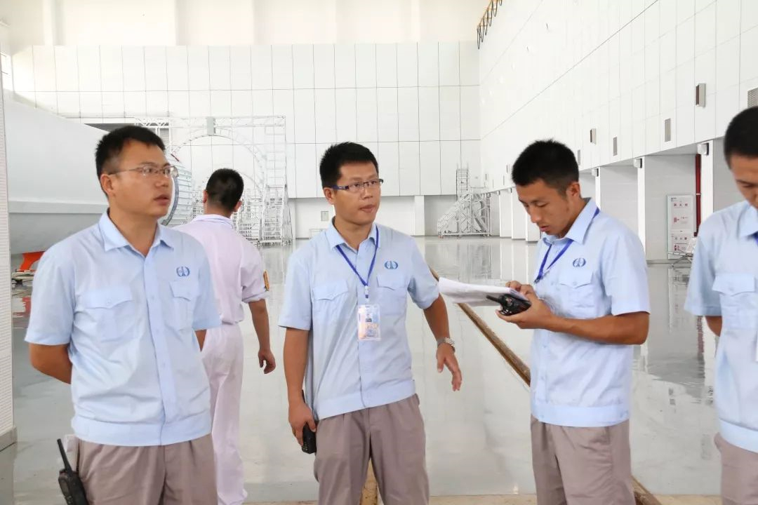 胡旭东在文昌航天发射场点击图片观看视频:火箭组装调试文昌航天发射