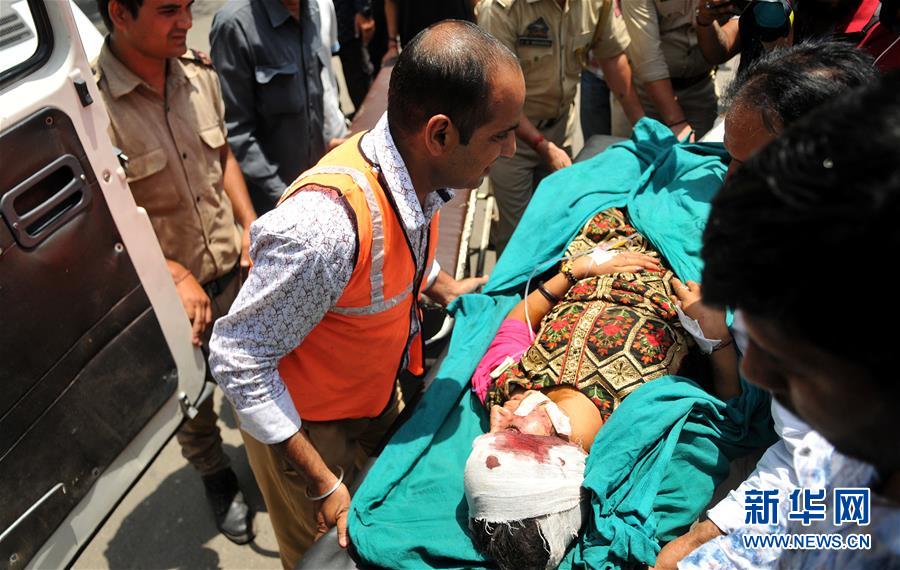 （国际）（2）印控克什米尔地区发生车祸33人死亡