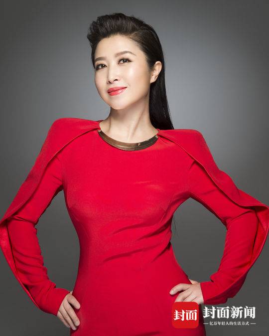 歌唱家刘媛媛献唱红星照耀中国推广曲获观众称赞