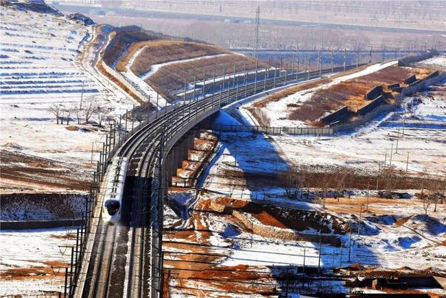 中国高铁突破3.5万公里，通达32个省区