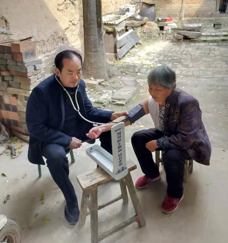 【抗疫在基层】村医老姚倒在了疫情防控一线