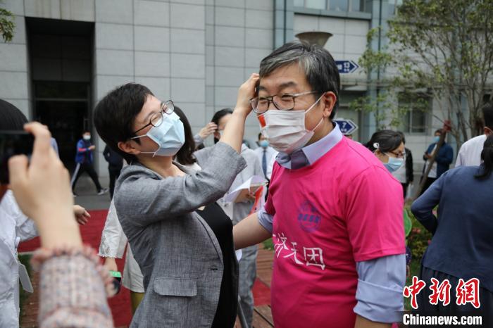 上海抗击新冠肺炎“战疫天团”全部回家