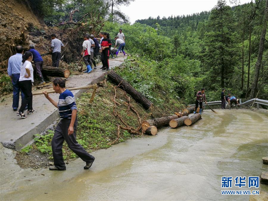 （社会）（4）重庆黔江：洪灾过后积极开展自救