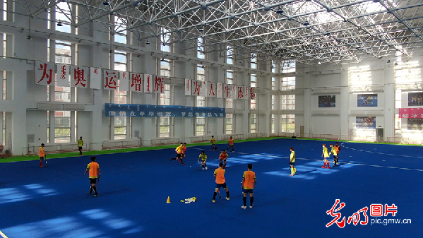 【幸福花开新边疆】中国曲棍球之乡：小球棍撬动大产业