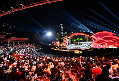 第33届中国电影金鸡奖电影音乐会暨开幕式在厦门举行
