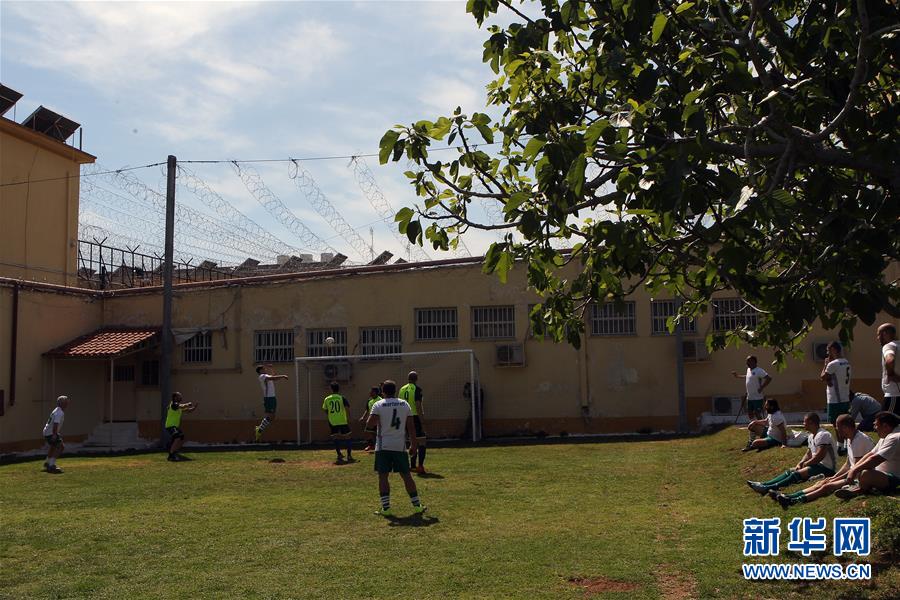 （体育）（4）足球——监狱里的足球赛