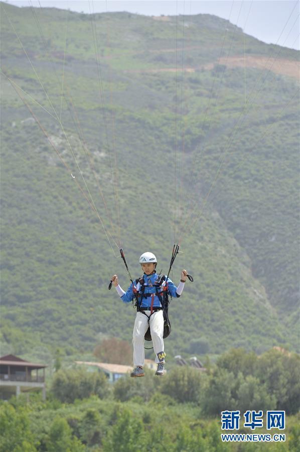 （体育）（1）中国队获世界滑翔伞定点锦标赛团体冠军