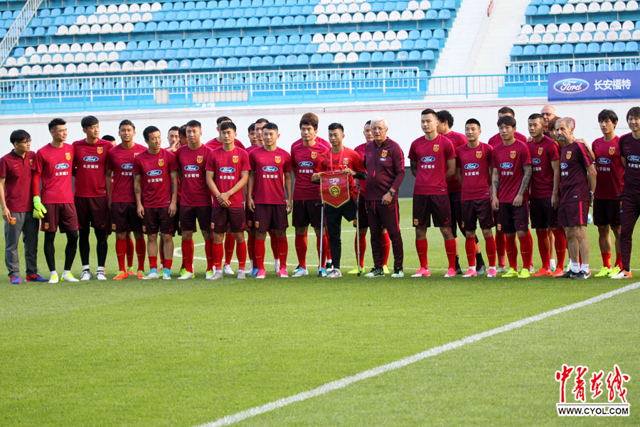 中国足球队备战与菲律宾队热身赛