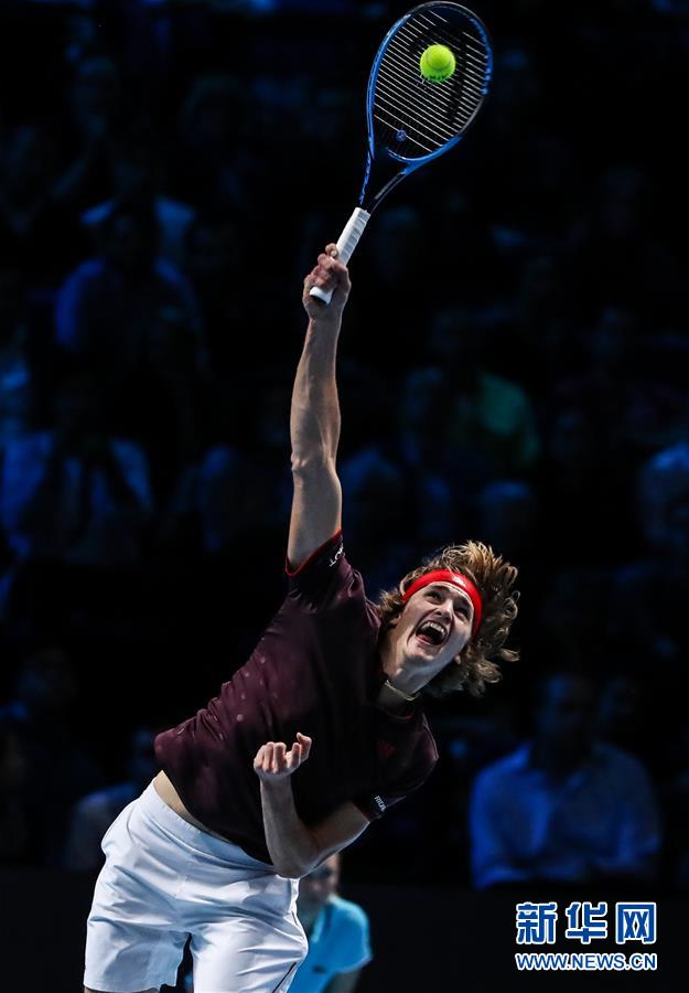 （体育）（8）网球——ATP年终总决赛：费德勒战胜兹维列夫