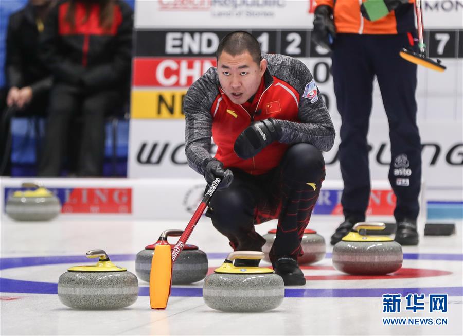 （体育）（2）冰壶——冬奥会落选赛：中国男队战胜荷兰男队