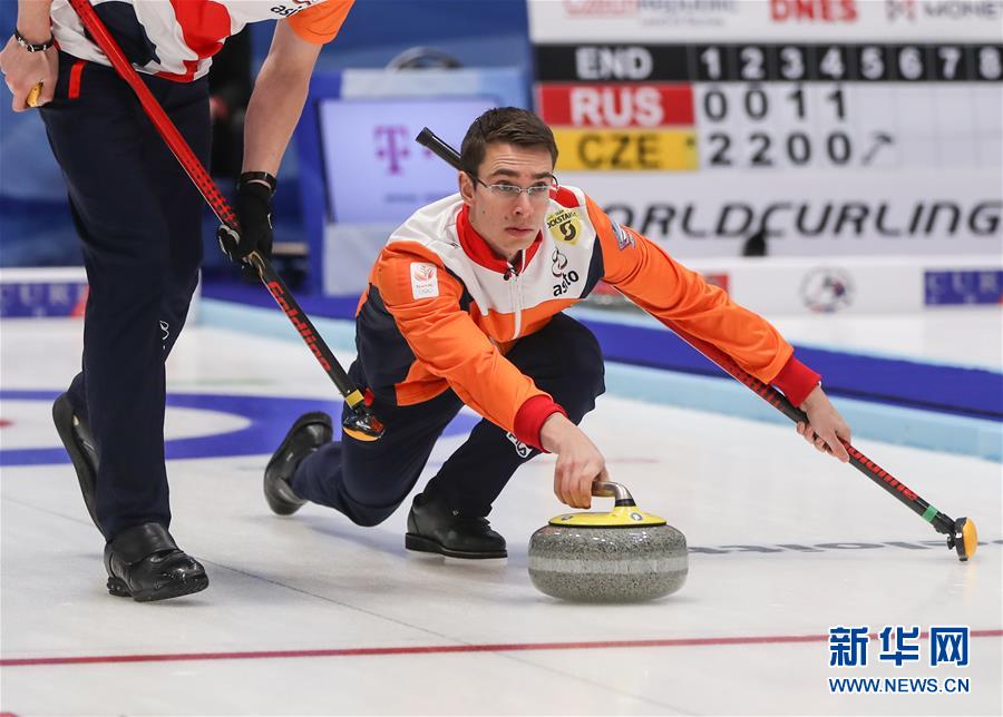 （体育）（9）冰壶——冬奥会落选赛：中国男队战胜荷兰男队