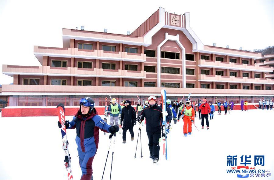 （冬奥会）（1）朝韩滑雪运动员在朝共同训练