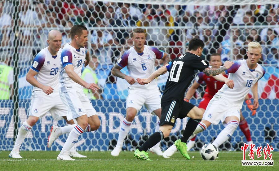 中国队踢冰岛_英格兰踢冰岛背的狮子_冰岛踢平阿根廷