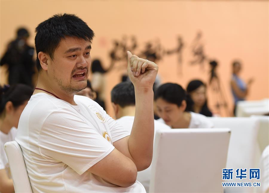 （体育）（8）篮球——“燃动十年”中国篮球之队老友汇之08国家队再聚首主题活动在京举行