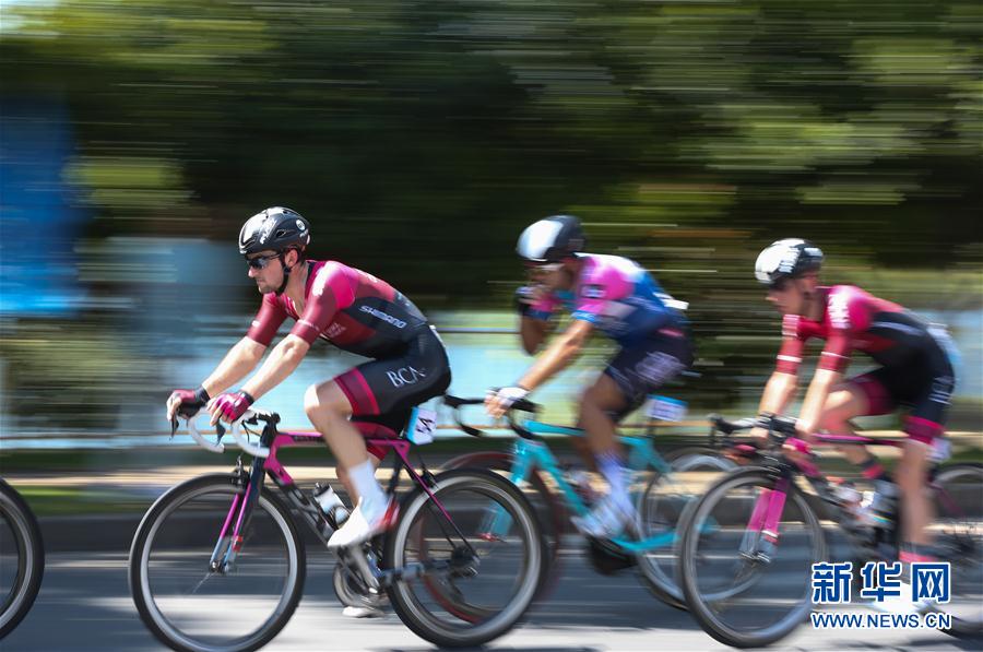 （体育）（9）自行车——第九届环鄱阳湖国际自行车大赛抚州梦湖站赛况