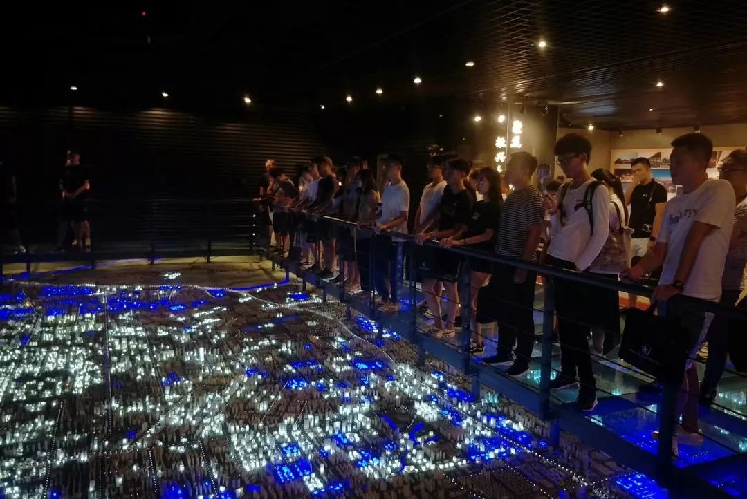 脚踏黄土地,追梦大骨人