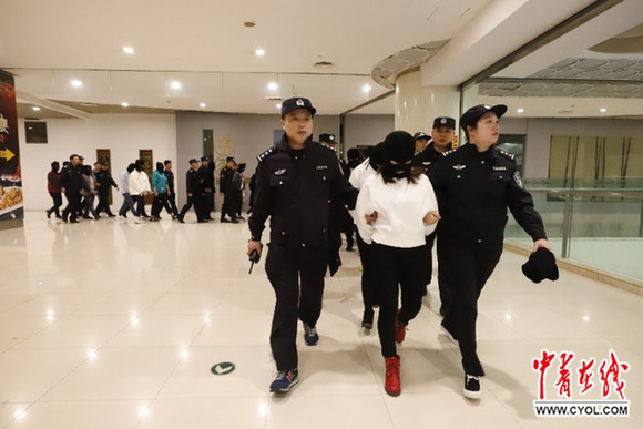 重庆警方破获假冒医院专家销售保健品系列诈骗案件