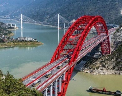 #（经济）（5）湖北秭归长江大桥建成通车