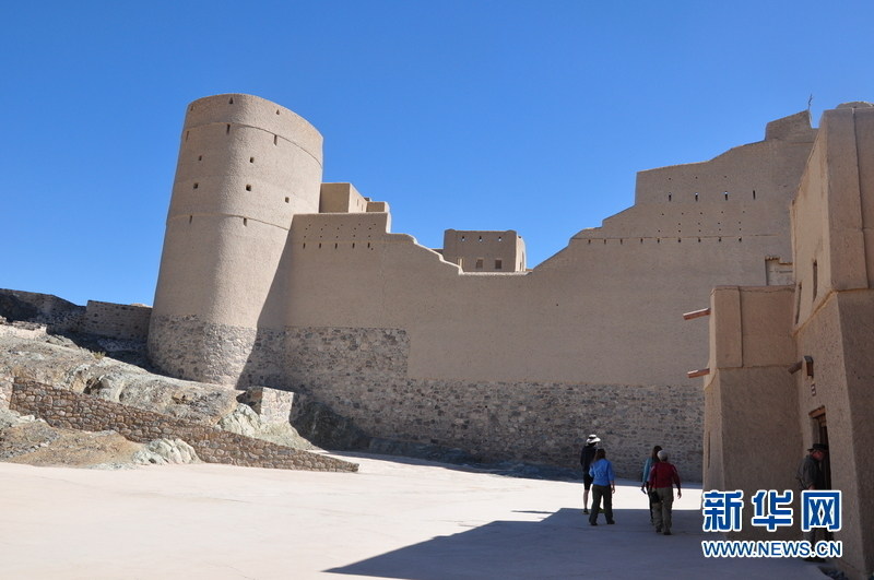 实拍阿曼古建筑瑰宝—巴赫莱城堡