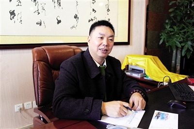 受访者供图■人物蒋明海,1965年出生于重庆梁平县龙门镇,从小家境
