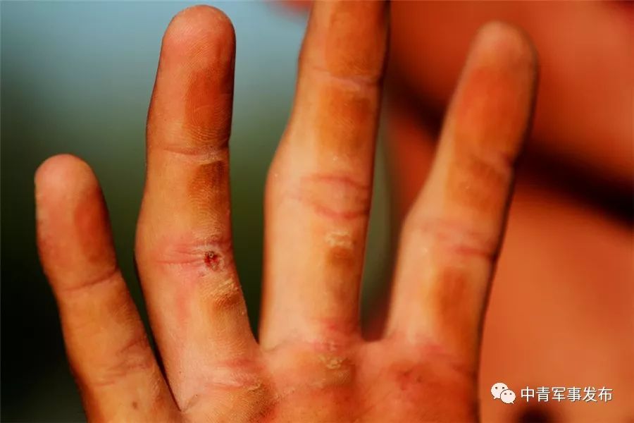 掠影:军人的"指尖故事"