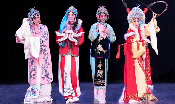 一人唱遍"四大名旦" 史依弘推"梅尚程荀"专场-中青在线