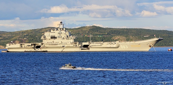 中国首艘国产航母舰岛约60米长 舱室空间比辽宁舰大