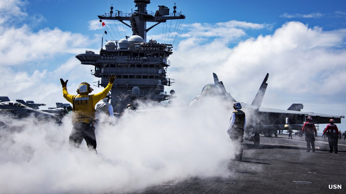 美航母驶离关岛向南海进发