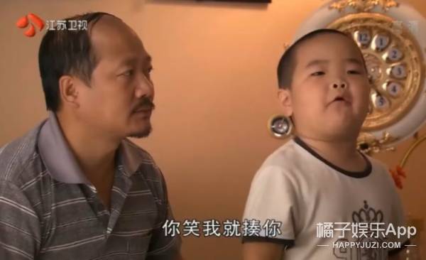 现在网上最火的小孩,竟然是这个"谢飞机"!新年的表情包有着落了