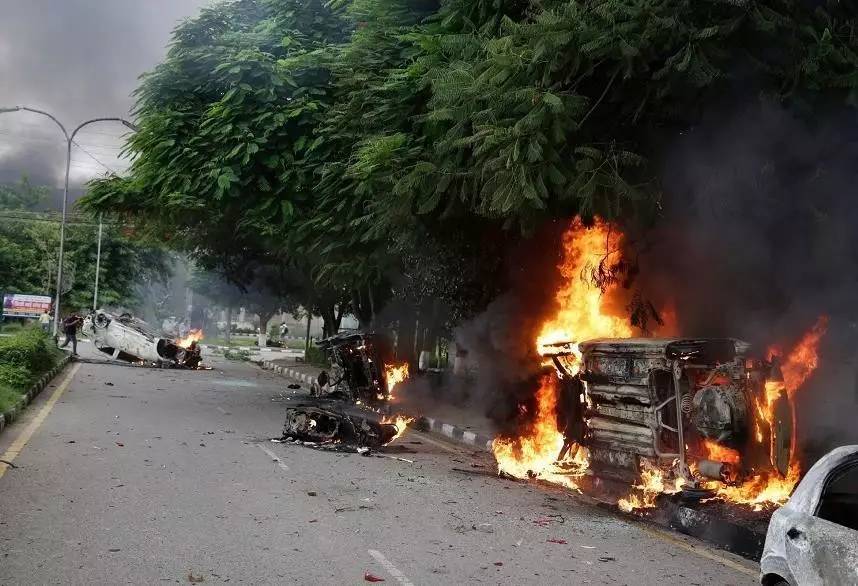 印度内乱,祸起"大师"!