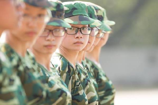 高校軍訓魔性改編一人我飲酒醉太洗腦了