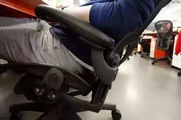 注意了!办公升降椅居然能爆炸,这些安全细节不能忽视