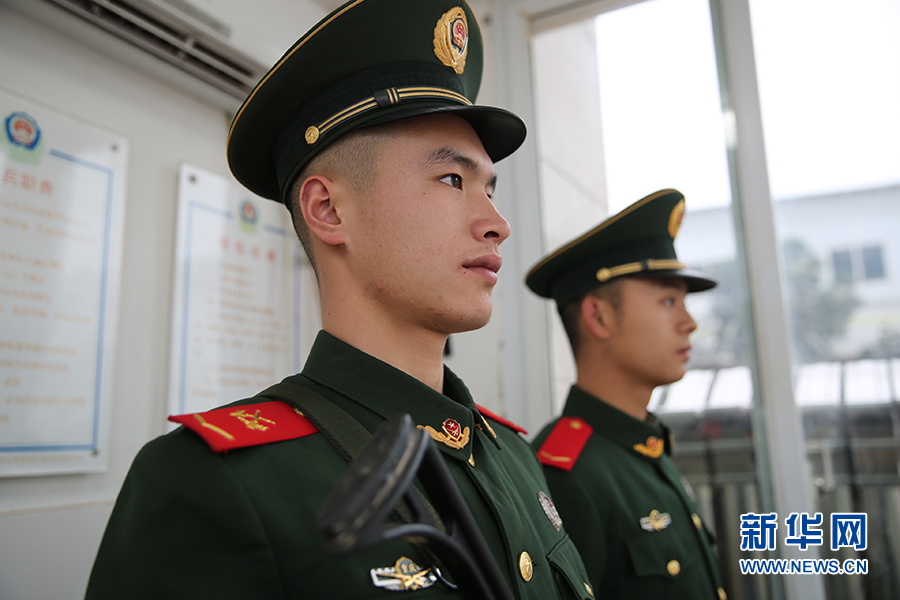 武警新年送祝福 他们都对自己说了啥