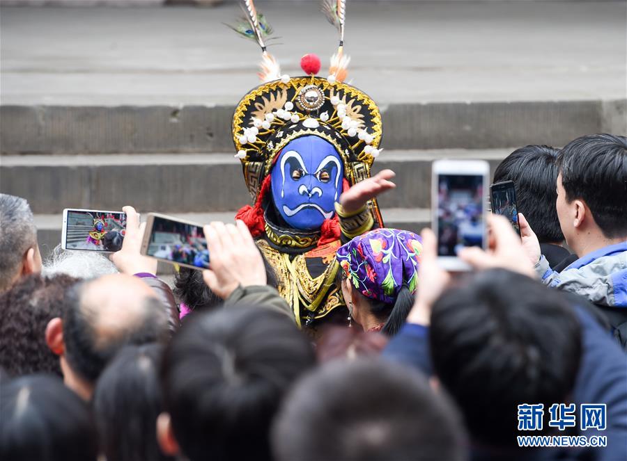 重庆:湖广会馆春节秀新姿 传统文化陪你过大年